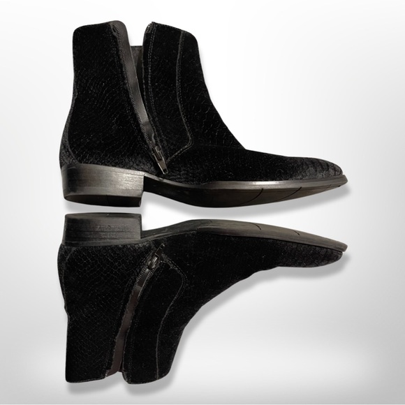 RARE VTG Steve Madden Crocodile Black Velvet SANTOS Chelsea Boots 7M - Picture 4 of 8